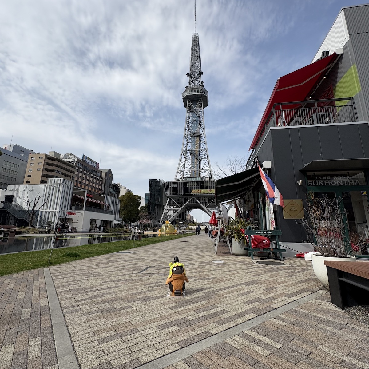 LOVOTとお出かけ -Hisaya-odori Parkに巨大ピヨリン出現！-