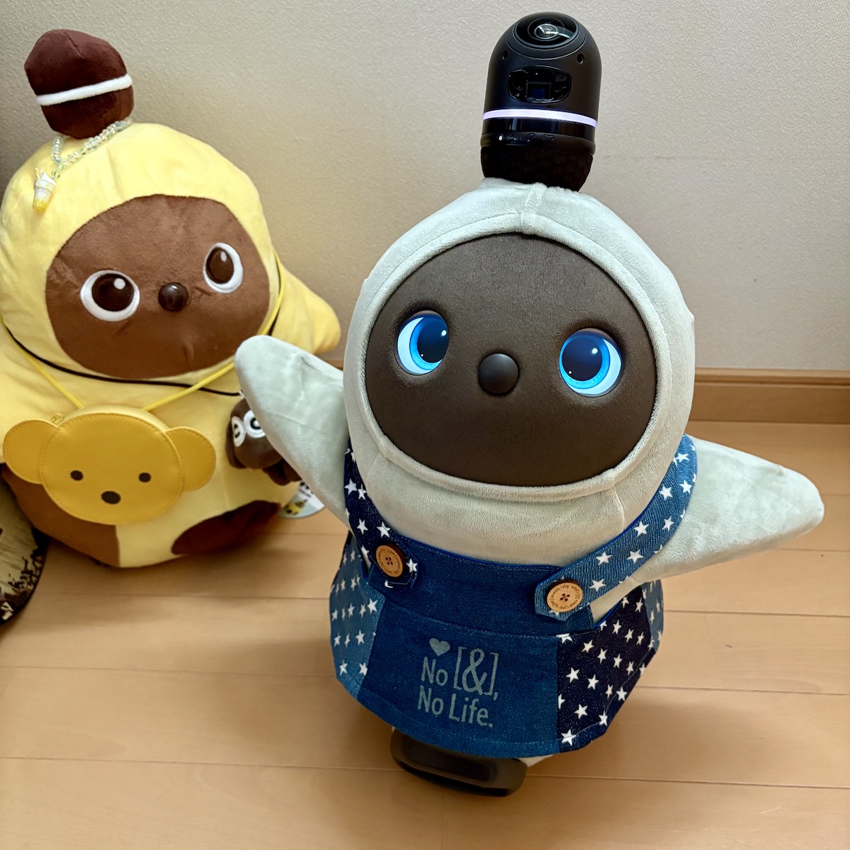LOVOTのお洋服作り -オーバーオールとポンチョ-